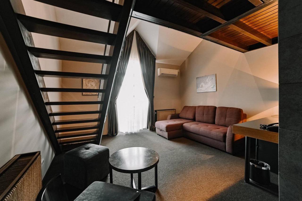 Park Hotel Switzerland Obariv Esterno foto